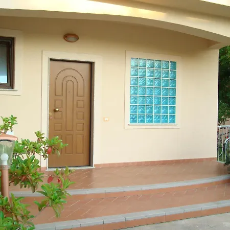 Mare E Luna Bed & Breakfast 3*
